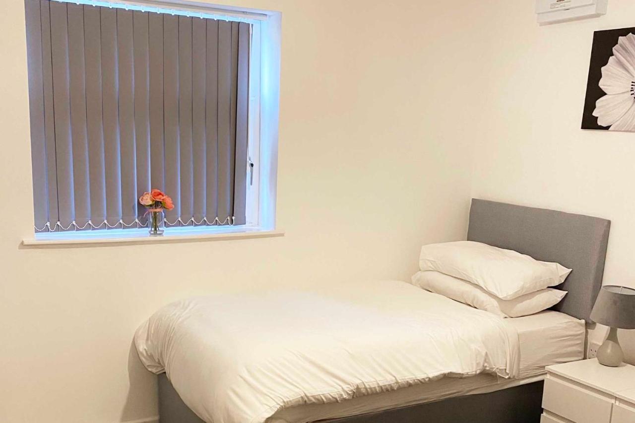 Sutton Contractor - Warrington, St Helens * Clock Face